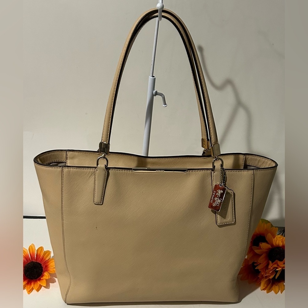 Coach Beige Leather structured Shoulder Bag Everyday work tote - Picture 11 of 11